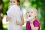 Kleine Schwestern-Zuckerwatte Essen
