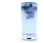 Eiswürfel im Wasserglase